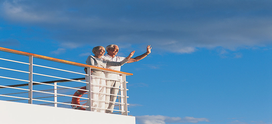 A couple enjoying their senior cruise